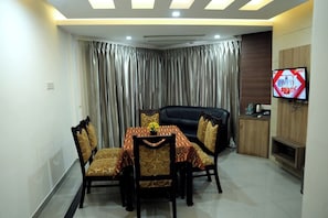 Dining - The Krishna Holiday Village (Thrissur)