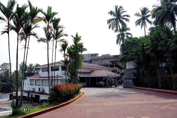 Exterior - The Krishna Holiday Village (Thrissur)