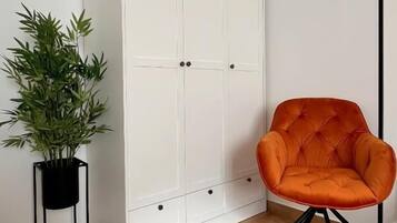 Deluxe Apartment, Balcony, City View | Interior