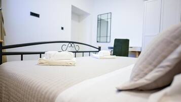 Apartment, Courtyard View | In-room safe, desk, blackout drapes, soundproofing