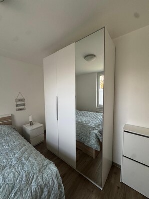 Fer et planche à repasser, accès Internet