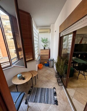 Dining - 2 minutes away from Tirana's center - 2 Bedroom Apartment (Tiranë)