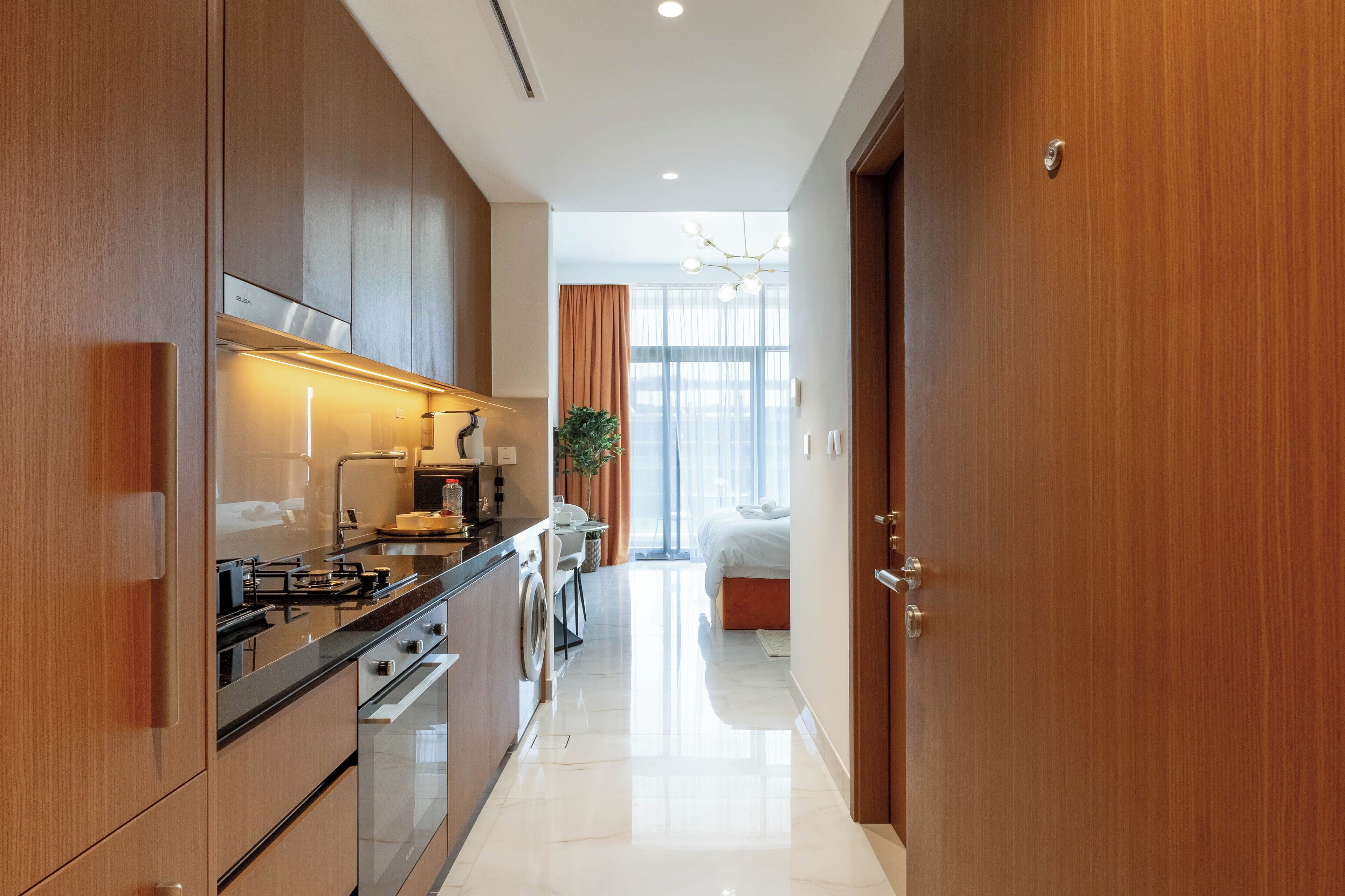 Deluxe Studio | Private kitchen | Fridge, microwave, oven, stovetop