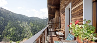 Holiday Home 'La Casa di Heidi nelle Dolomiti - 2' with Mountain View, Private Garden & Wi-Fi