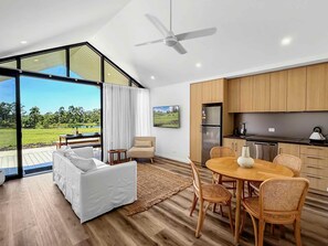TV, fireplace, stereo - Nine Hunters Estate - Resort-style escape you're sure to love (Lovedale)