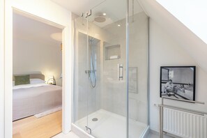 Hair dryer - Vacation home "Nordwärts" in Tönning - garden, fireplace & space for 6 guests (Tönning)