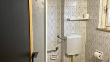 Doppelzimmer, Balkon, Stadtblick | Badezimmer | Dusche