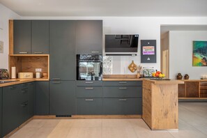 Fridge, oven, stovetop, dishwasher - Modern living close to the beach for up to 6 people (Dierhagen)