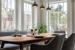 Dining - Modern living close to the beach for up to 6 people (Dierhagen)