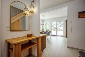 Interior - Modern living close to the beach for up to 6 people (Dierhagen)