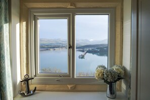 Interior - Nyth Y Fran - sleeps 4 guests  in 2 bedrooms (Menai Bridge)