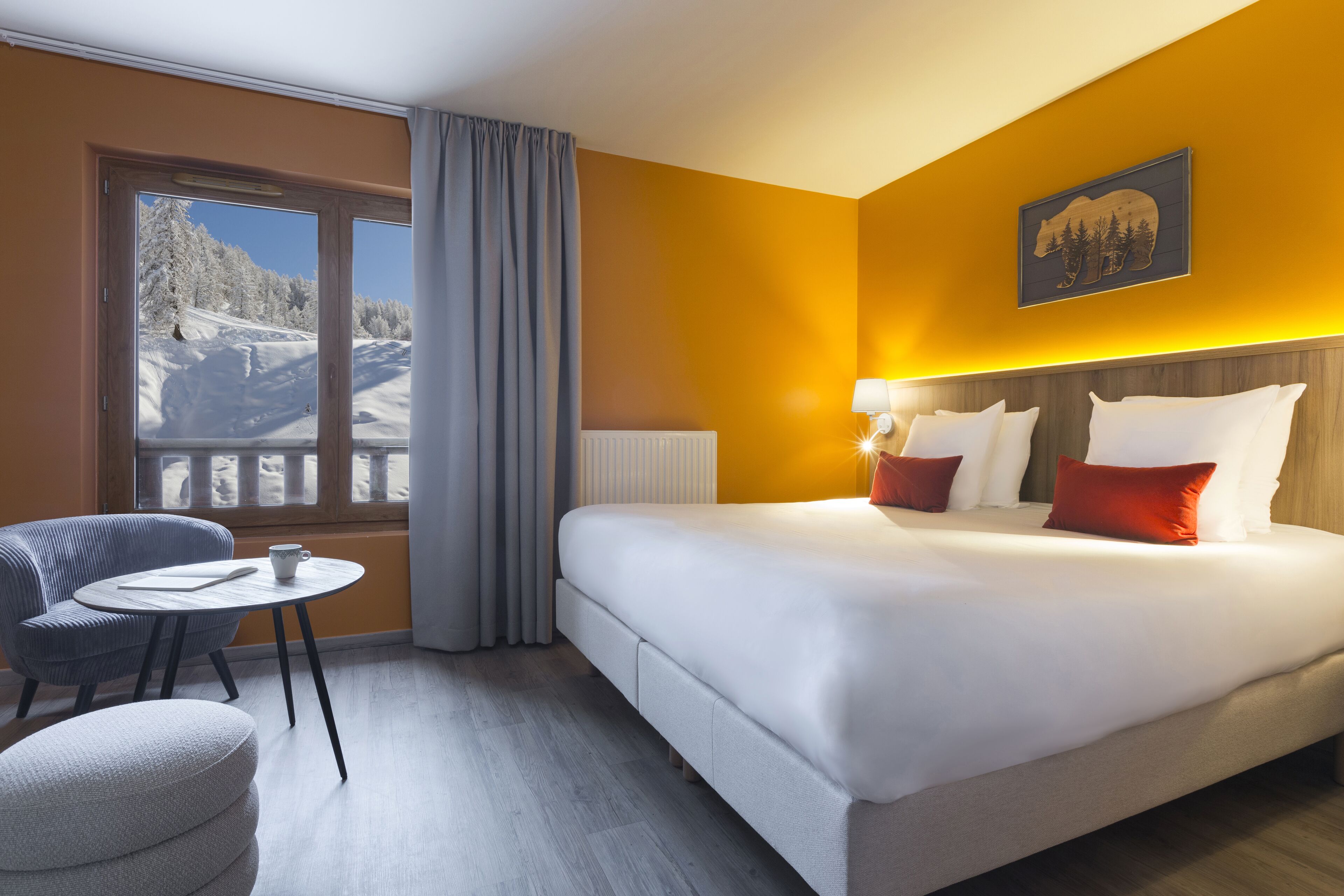 Minibar, coffre-fort, lit de bébé (gratuit), accès au Wi-Fi (inclus)