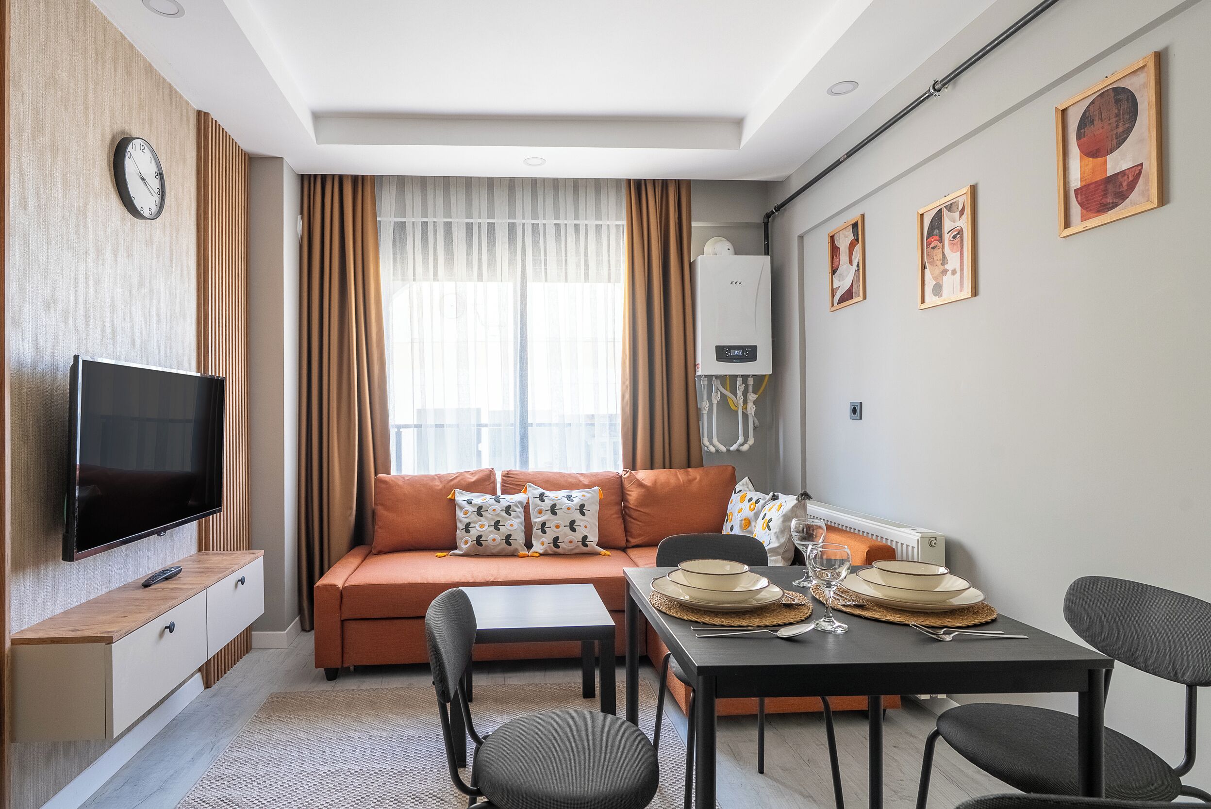 Deluxe Duplex, 2 Bedrooms, Kitchen | Living area