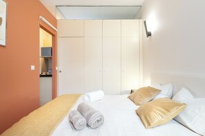 1 bedroom, iron/ironing board, WiFi - Heat of the City: The Cozy Loft (Porto)