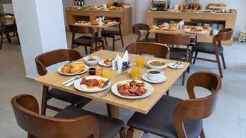Gratis frukostbuffé varje dag