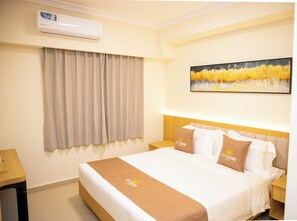 In-room safe, individually decorated, individually furnished, desk