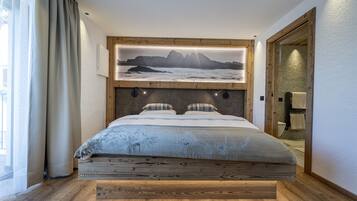 2 bedrooms, WiFi (free), bed sheets