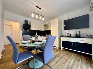 Dining - Villa Olivija - Dream beachfront apartment for 4 people! (Stara Novalja)
