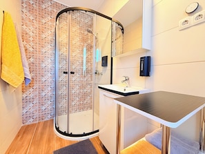 Shower, hair dryer, towels, soap - Villa Olivija - Dream beachfront apartment for 4 people! (Stara Novalja)