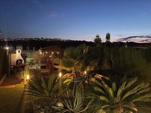Sun-Drenched Garden Apartment, Castillo Duquesa