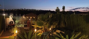 Sun-Drenched Garden Apartment, Castillo Duquesa