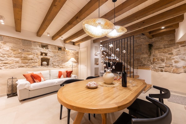 Interior - Casa di Pietra Stone House (Kaštel Lukšić)