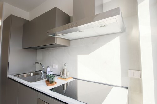 ARQO Apartments - Spacious Apartment with 2 Bathrooms and Courtyard View