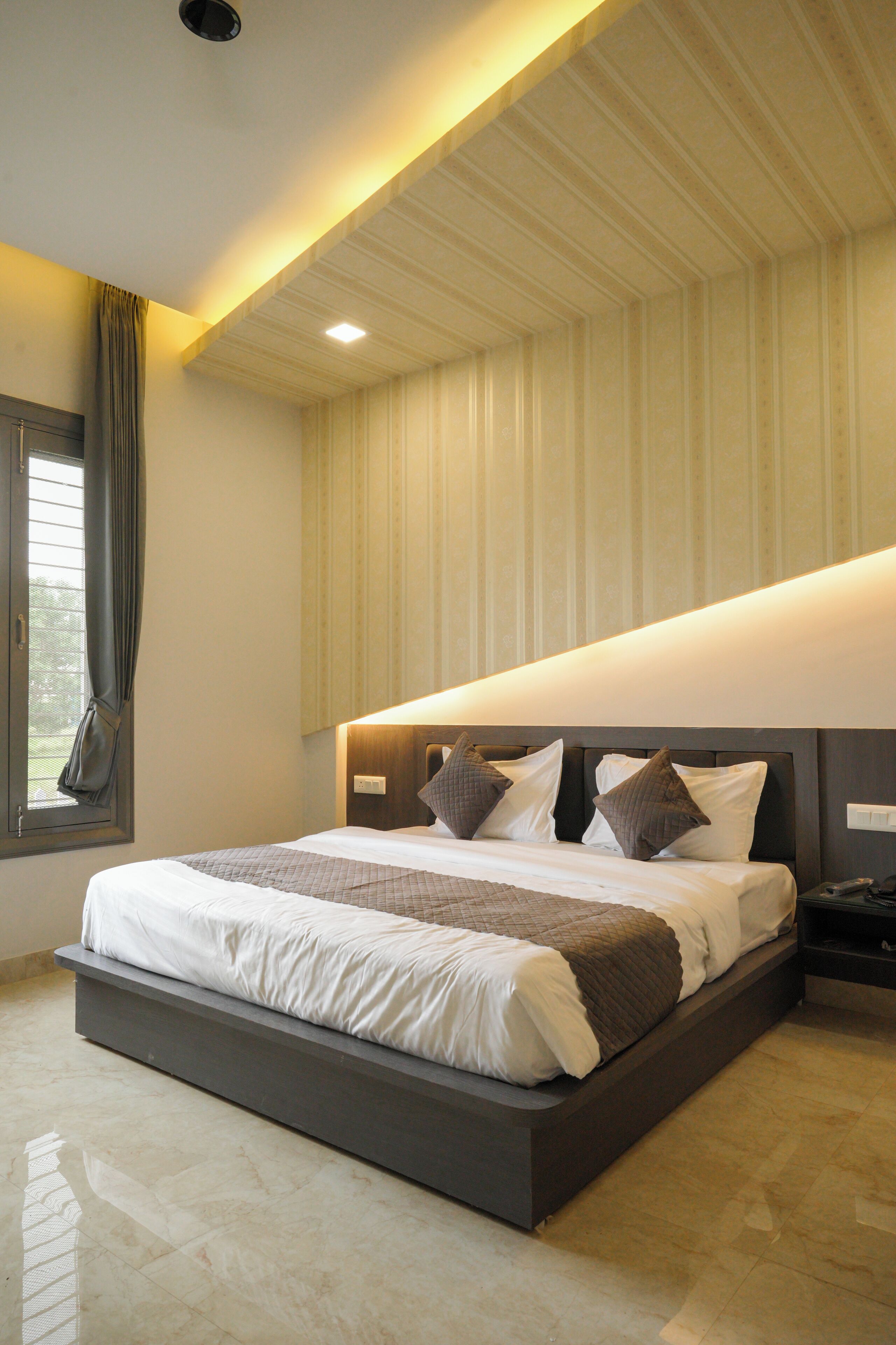Deluxe Room, City View | Premium bedding, memory-foam beds, desk, laptop workspace