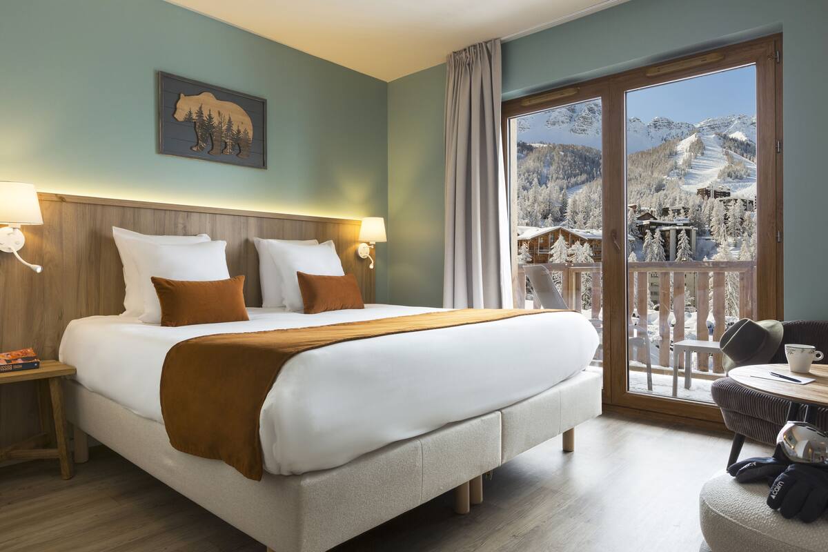 In-room safe, free WiFi