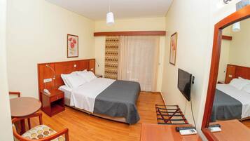 Desk, travel crib, WiFi, bed sheets
