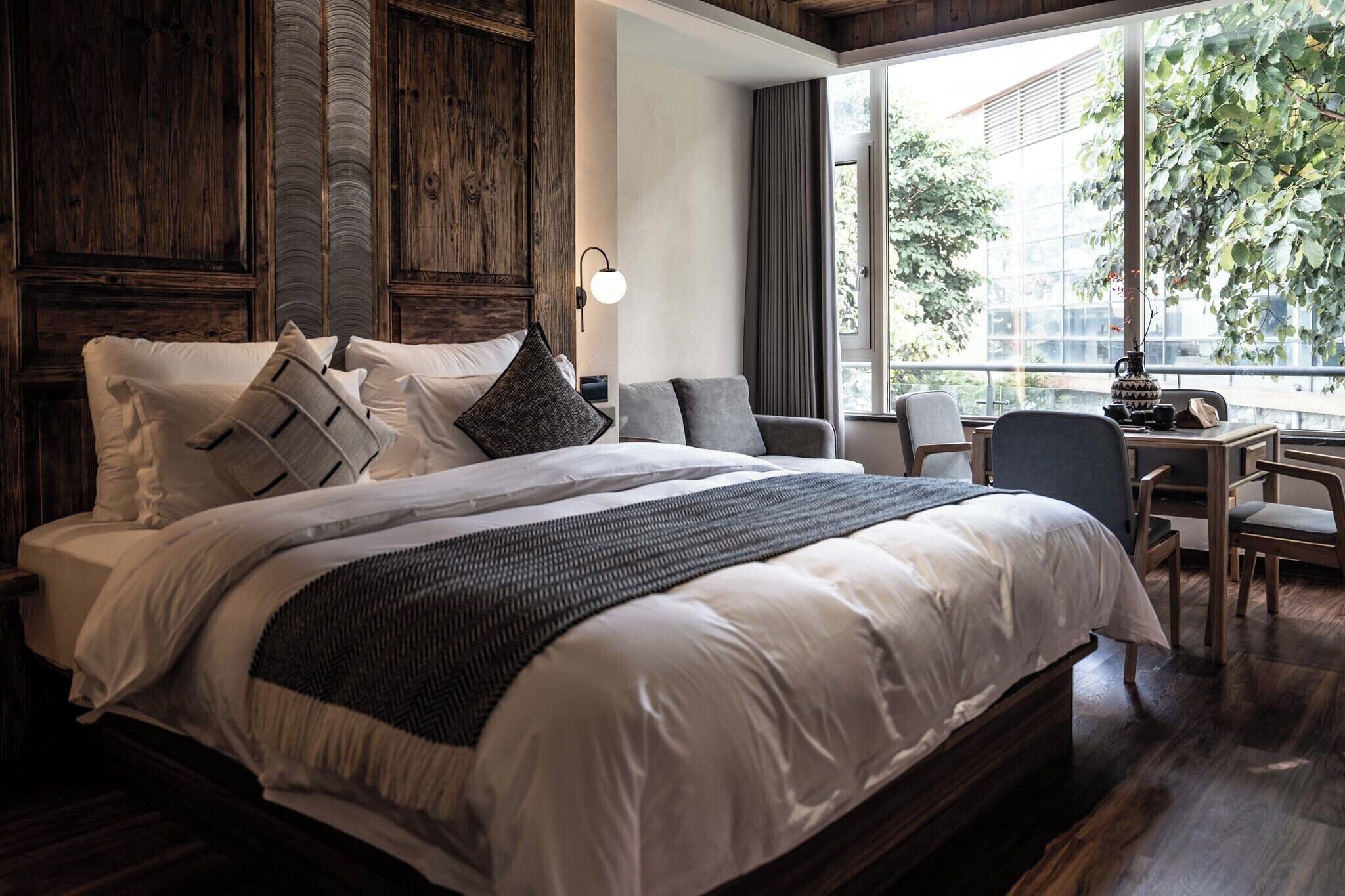 시니어 더블룸, 파티오 | 암막 커튼, 방음 설비, 다리미/다리미판, 무료 WiFi