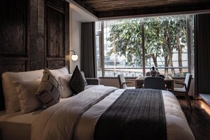 Senior Double Room, Patio | Blackout curtains, soundproofing, iron/ironing board, free WiFi - Dali Shanshuijian No.5 Courtyard Villa Garden Resort Hotel (Dali)