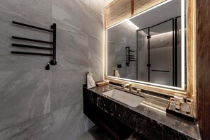 Superior-Doppelzimmer, Terrasse | Badezimmer | Kostenlose Toilettenartikel, Haartrockner, Hausschuhe, Handtücher