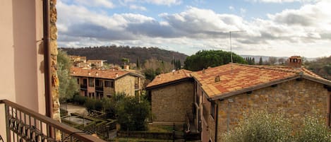 Apartment, Balkon, Stadtblick | Unterkunftsgelände