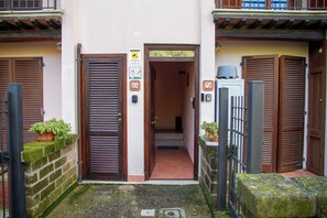 Appartement, balcon, vue ville | Détail de l’extérieur