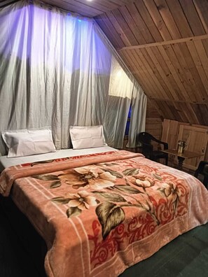 Cottage | Rollaway beds, free WiFi, bed sheets - Rasmika Home Stay Seri Shansher (Sainj)