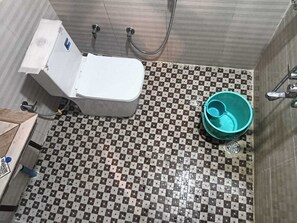 Familien-Ferienhaus | Badezimmer | Dusche, Seife, Shampoo