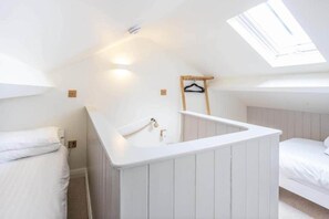 Bügeleisen/Bügelbrett, WLAN, Bettwäsche