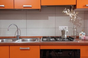 Studio, City View | Private kitchen - Yenne Home (Cagliari)