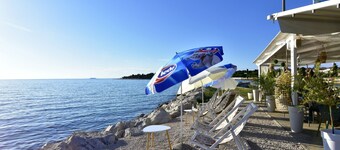 Terrace Flat 300 mt From Beach