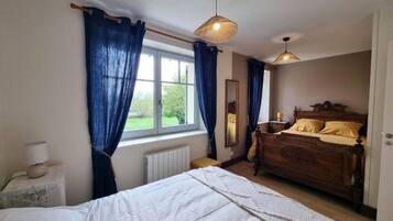 3 chambres, fer et planche Ă repasser, Wi-Fi, draps fournis