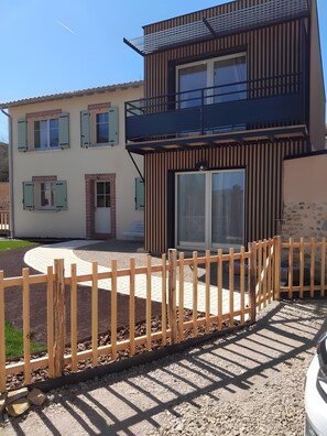 Exterior - Autrefois-ici, Cozy House Near the City Center (Brioude)