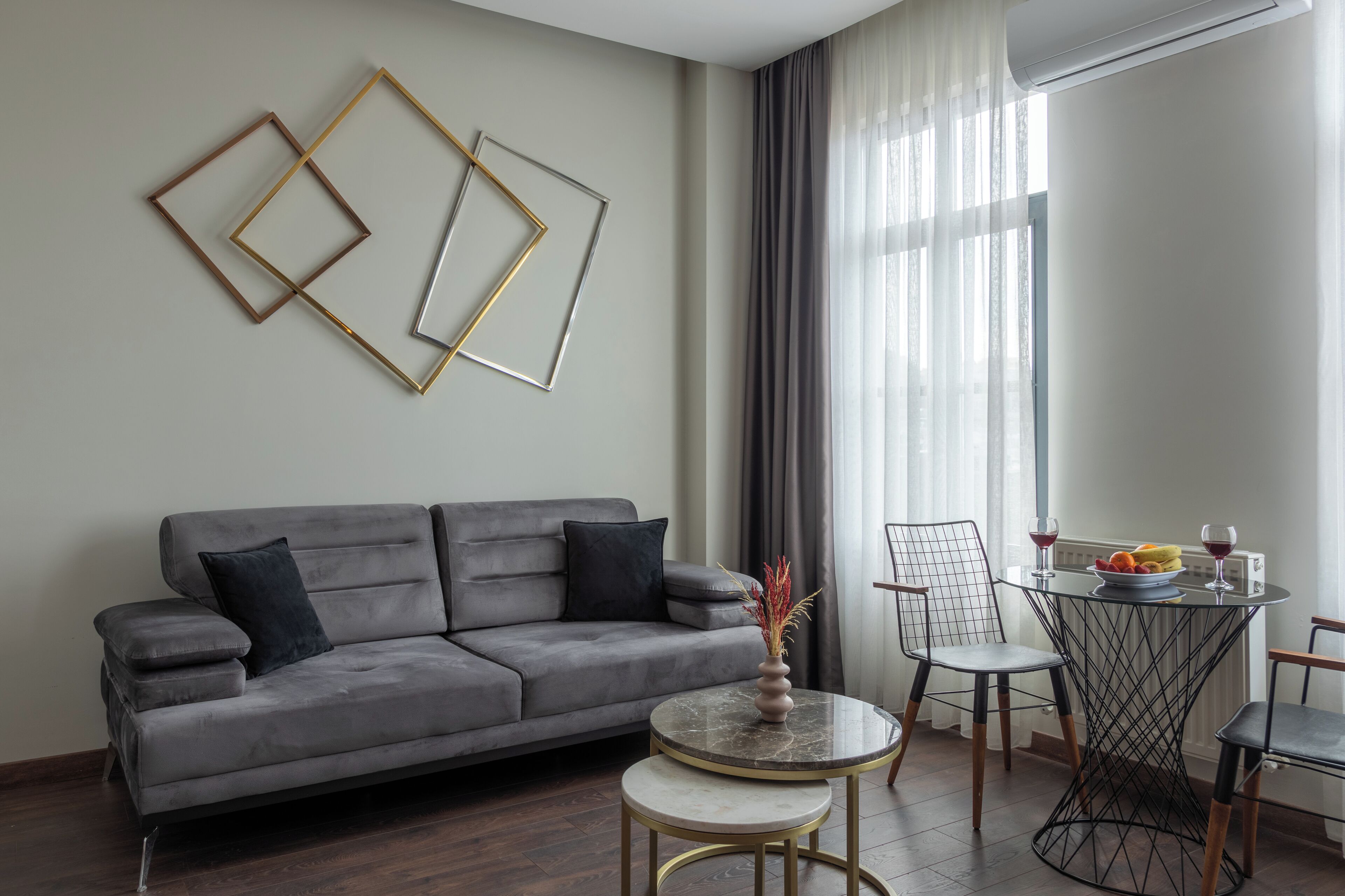 Phòng Suite Superior, quang cảnh biển | Màn/rèm cản sáng, phòng cách âm, bàn ủi/dụng cụ ủi quần áo 