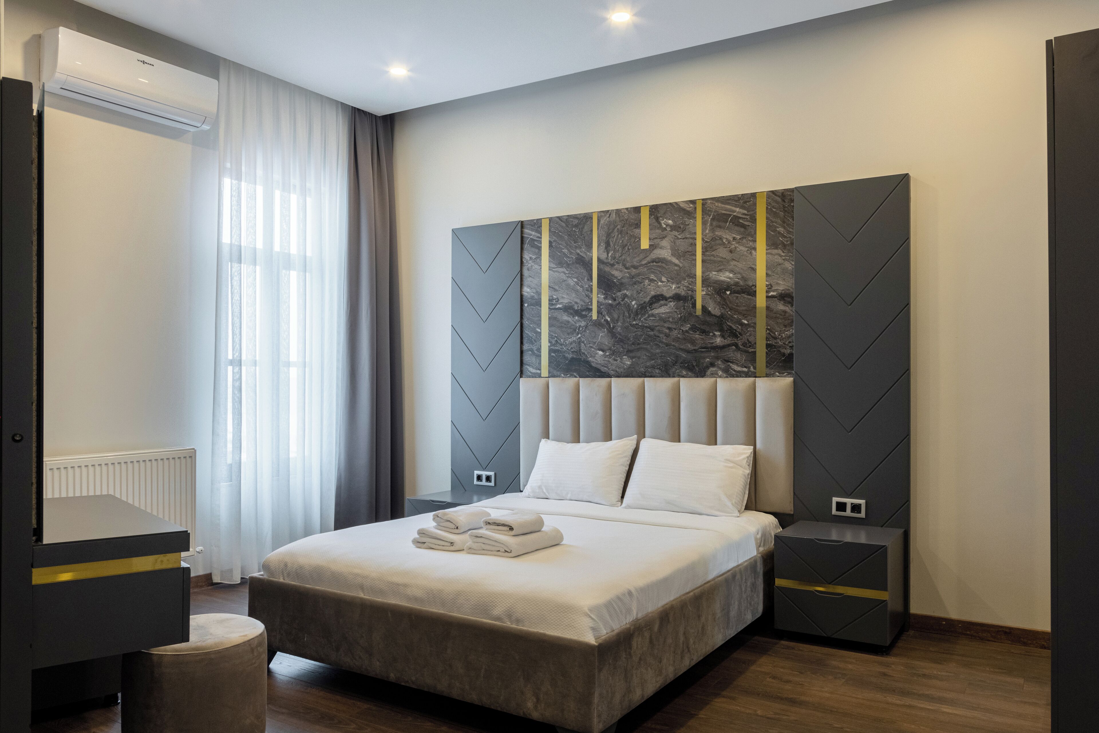 Phòng Suite Superior, ban công, quang cảnh biển | Màn/rèm cản sáng, phòng cách âm, bàn ủi/dụng cụ ủi quần áo 