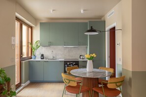Fridge, oven, stovetop, dishwasher - CS Trastevere Glorioso Signature Apt. (Rome)