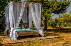 Property grounds - Cayenne Guest Room with Shared Garden, Wi-Fi, and Air Conditioning (Gras)