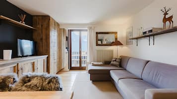 TV, mesa de pingue-pongue