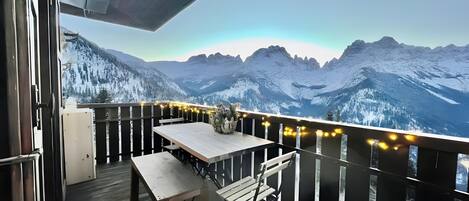 屋外ダイニングエリア