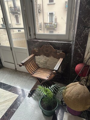 Interior - Charming apartment with balcony surrounded by marble and mosaics - 15 min. to the Duomo (Milano)