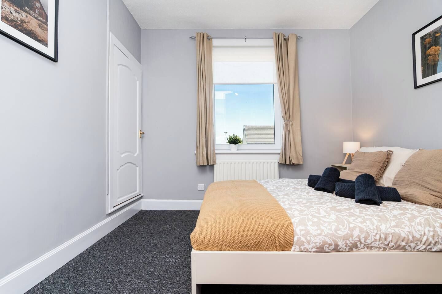 3 bedrooms, desk, iron/ironing board, free WiFi